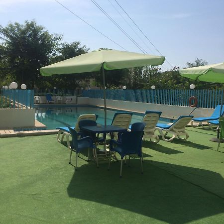 ג'ונייה Queens Land Hotel מראה חיצוני תמונה