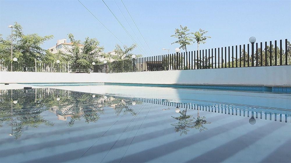 ג'ונייה Queens Land Hotel מראה חיצוני תמונה