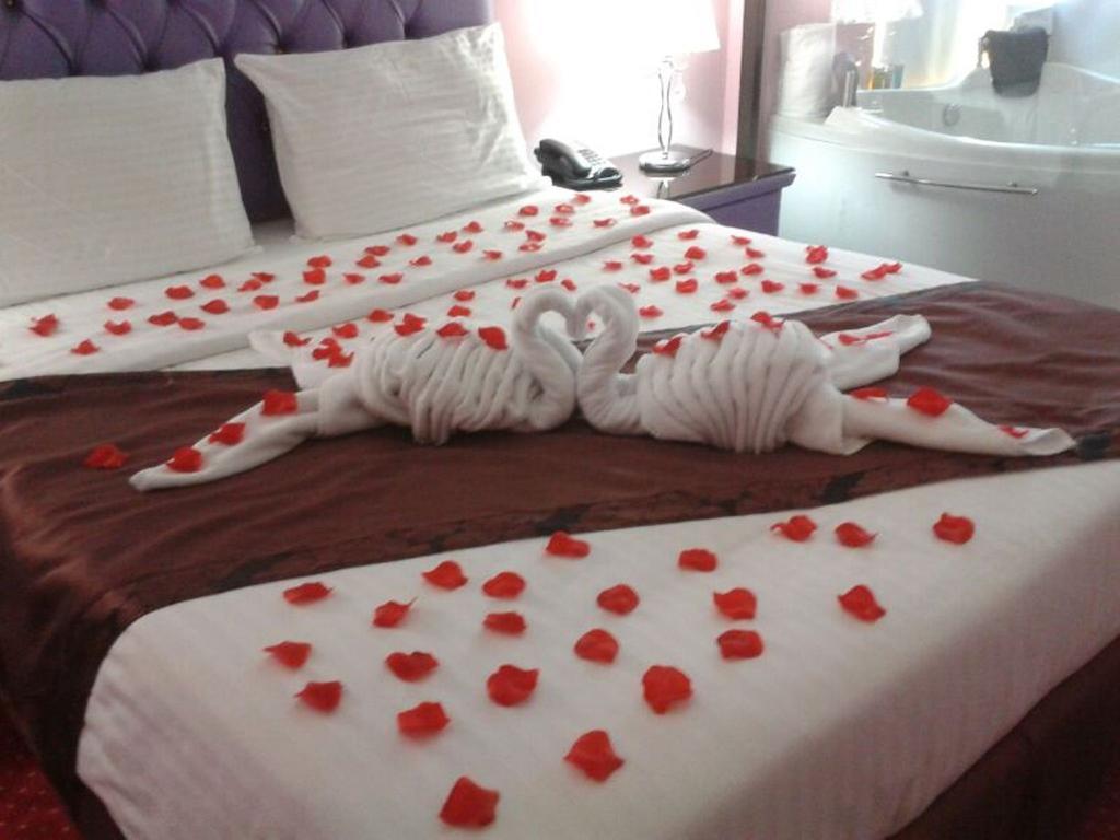 ג'ונייה Queens Land Hotel מראה חיצוני תמונה