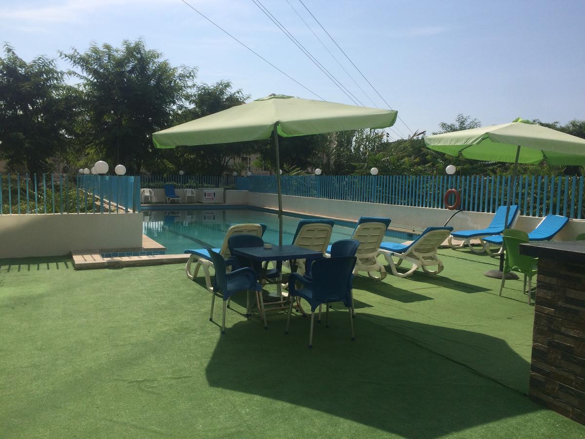 ג'ונייה Queens Land Hotel מראה חיצוני תמונה