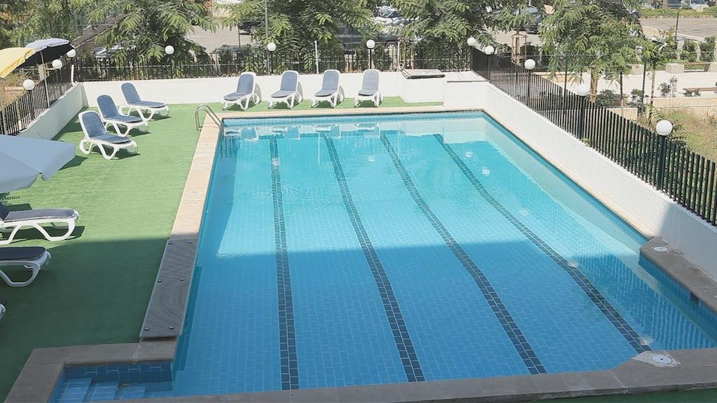 ג'ונייה Queens Land Hotel מראה חיצוני תמונה